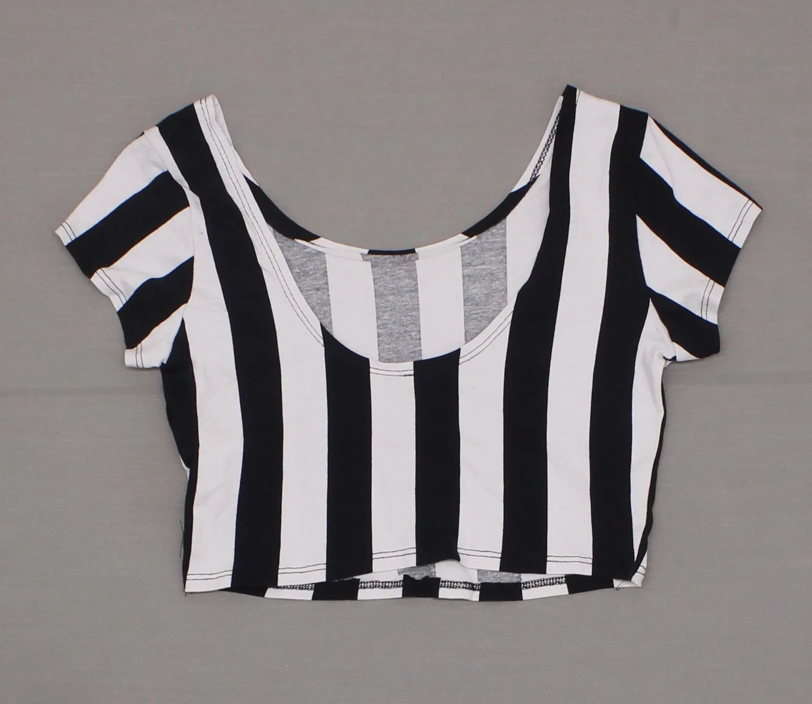 B_Envied Women's Cropped Scoop Neck T-Shirt