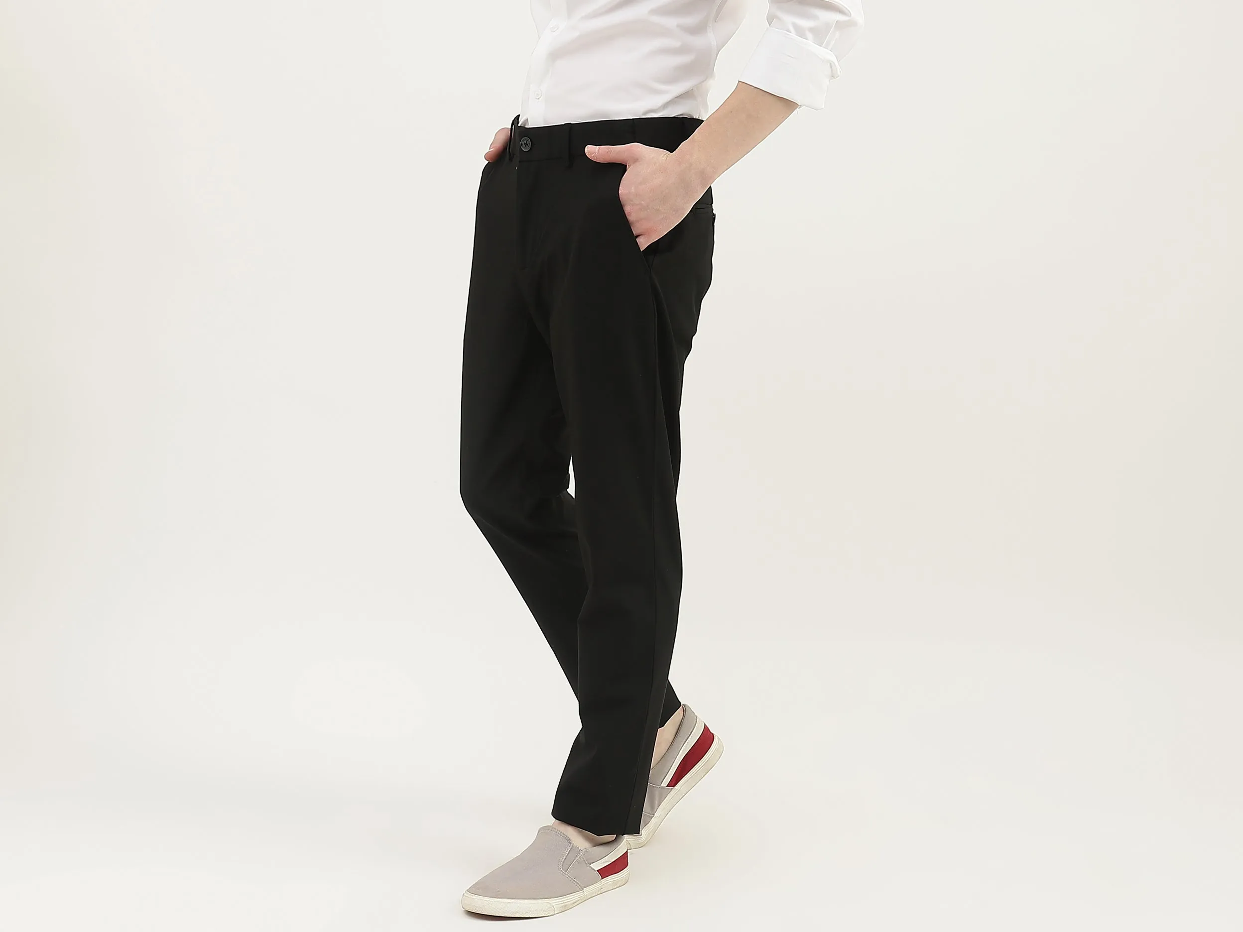 Men Solid Slim Fit Trousers