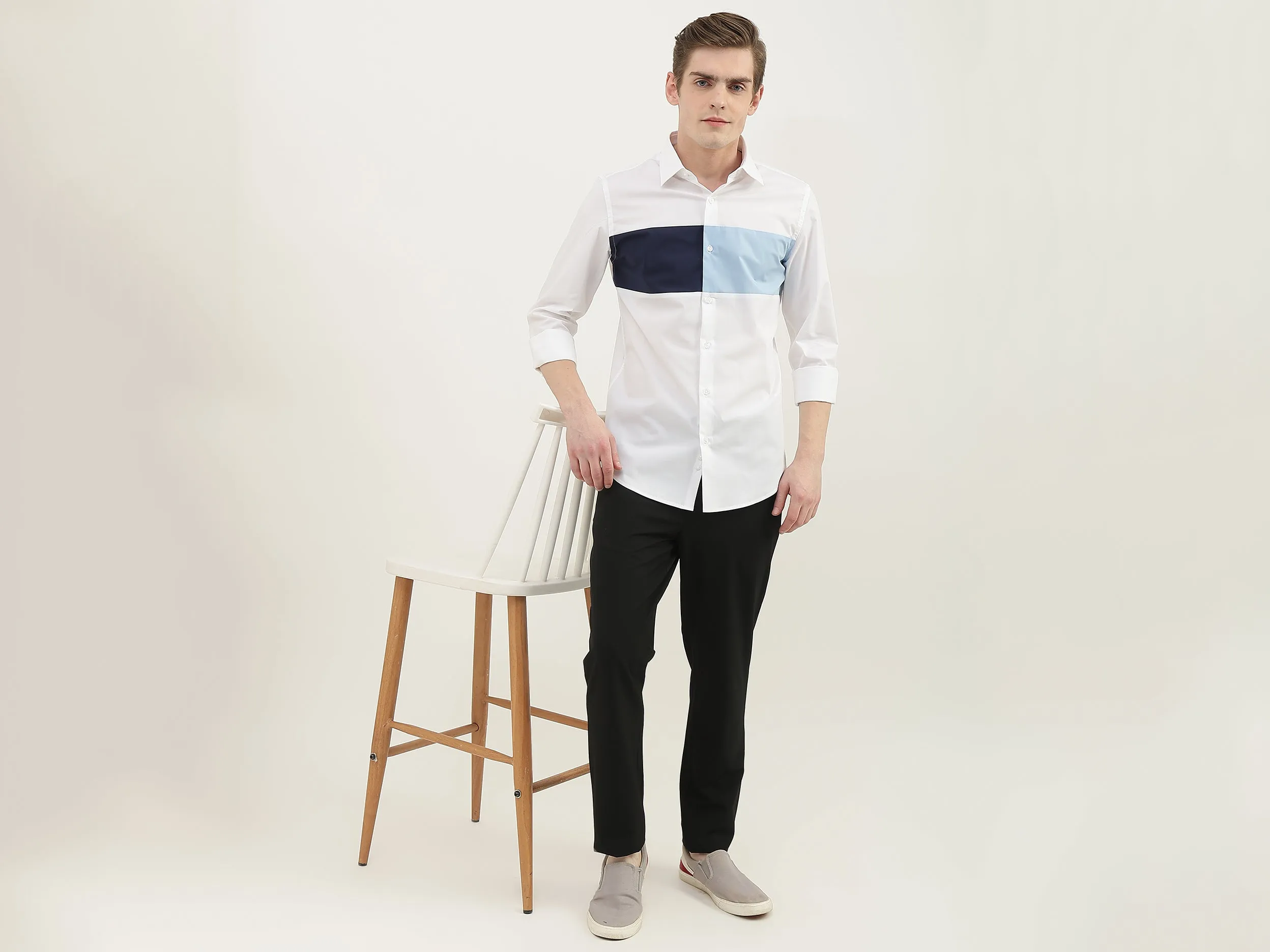Men Solid Slim Fit Trousers