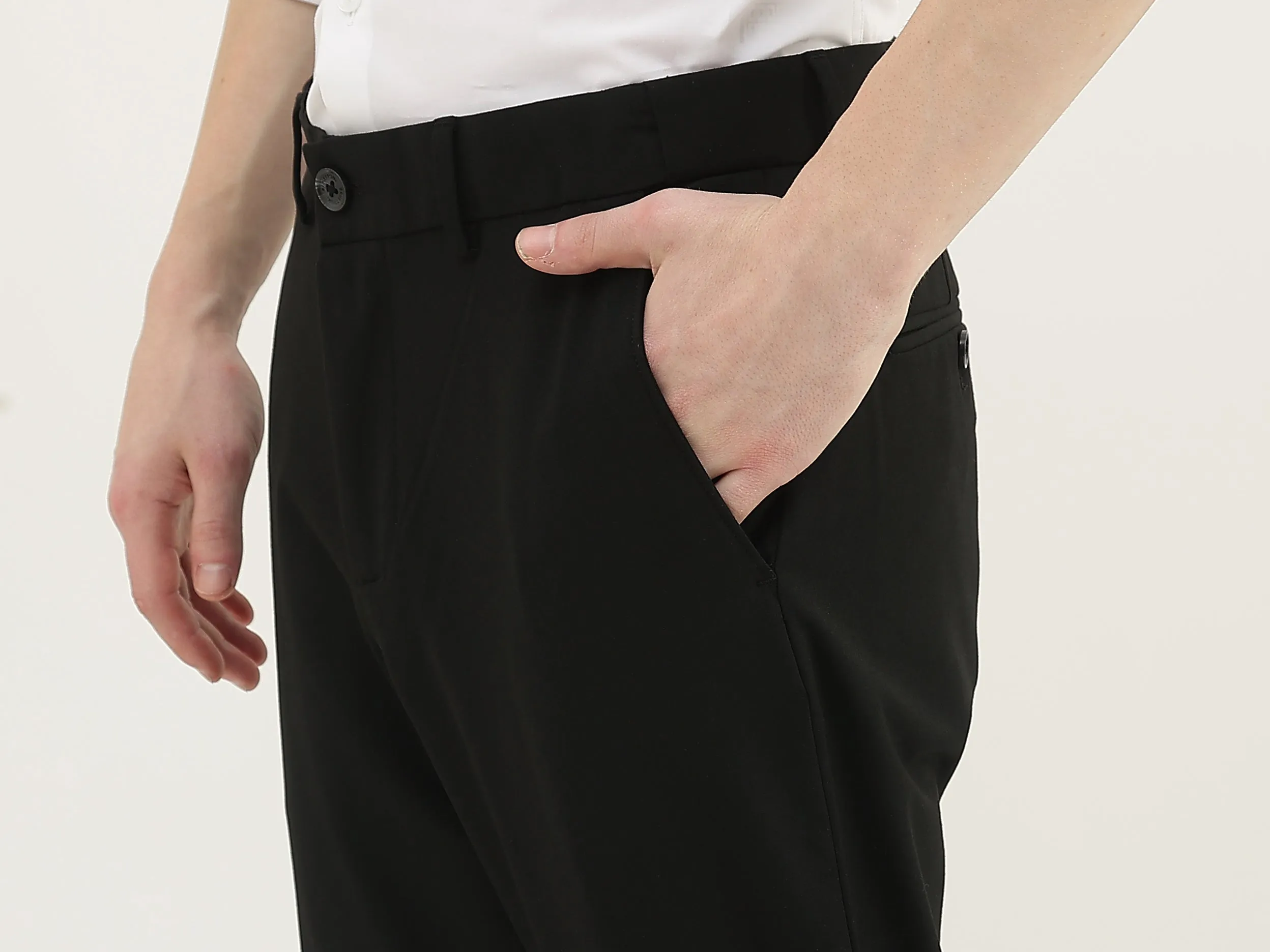 Men Solid Slim Fit Trousers