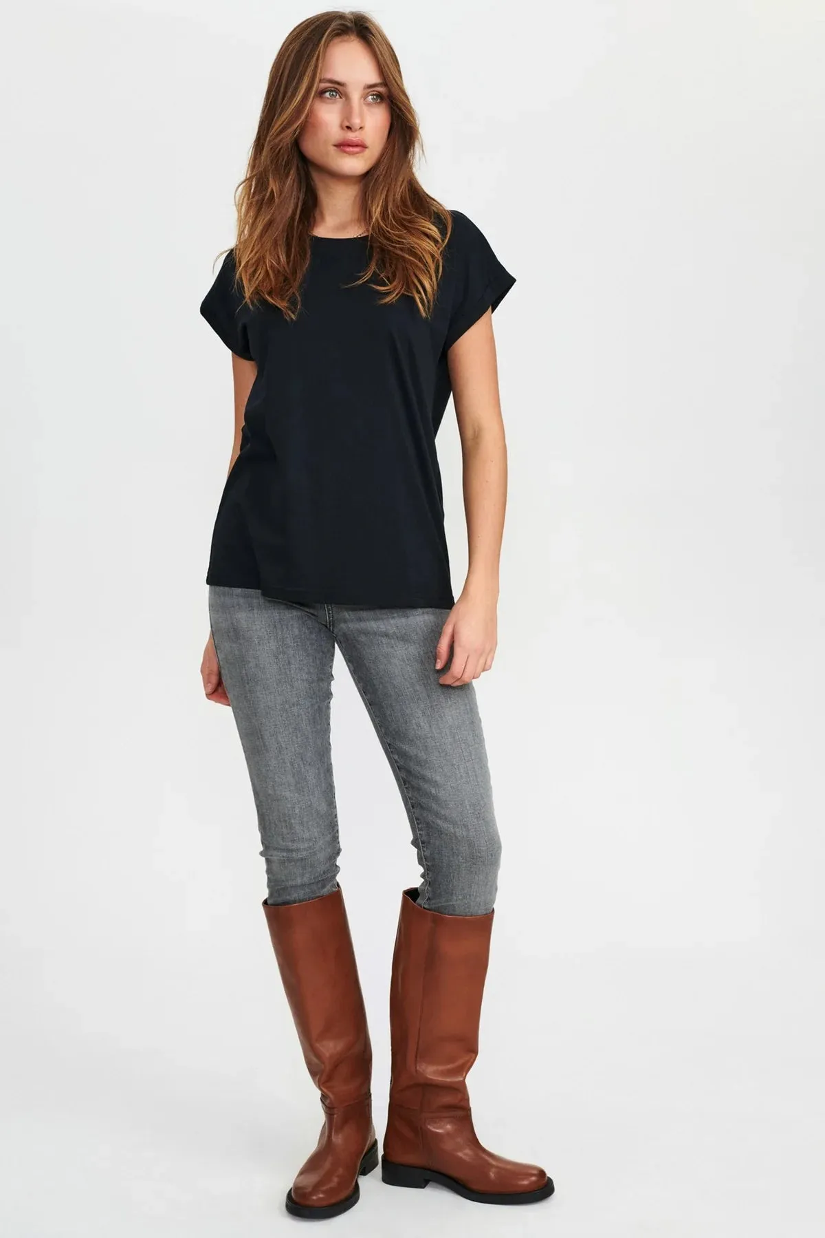 NUBEVERLY T-SHIRT - CAVIAR