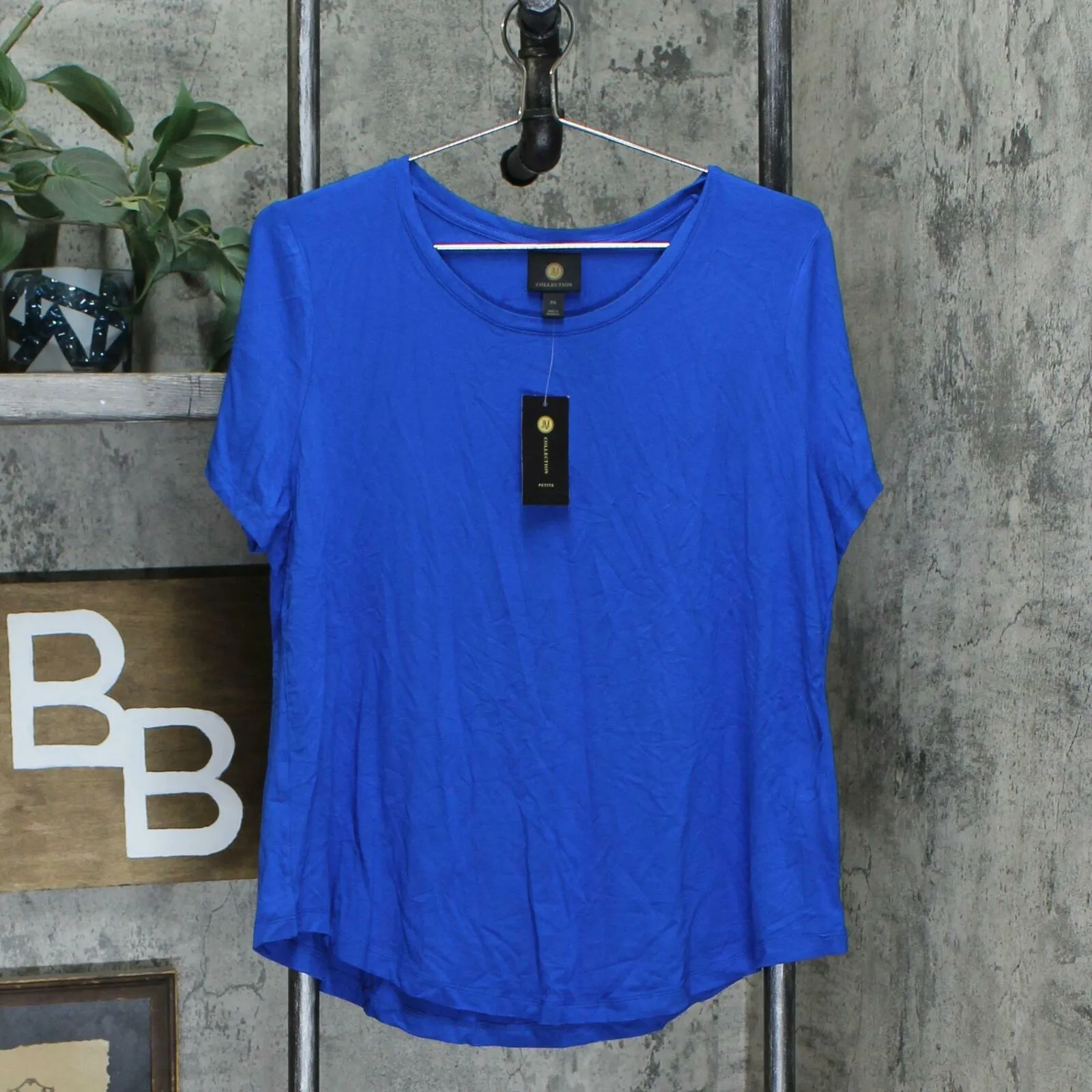 NWT JM Collection Petite Short Sleeve Shirttail Hem Knit Top. 88144UL477 PL