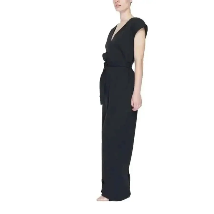 Vila Clothes Women's Black V-Neck Short Jumpsuit